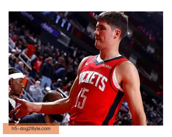 谢泼德末节12分率队逆转马刺